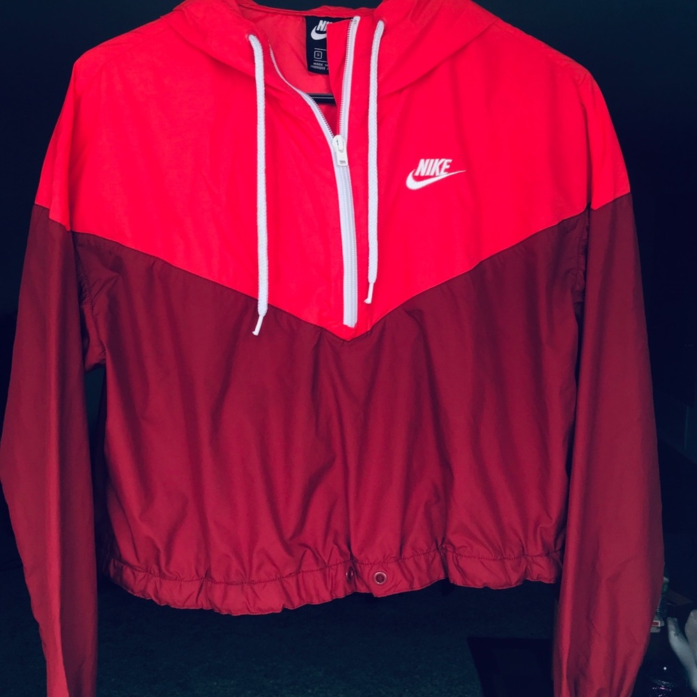 Athletic long sleeve tee’s